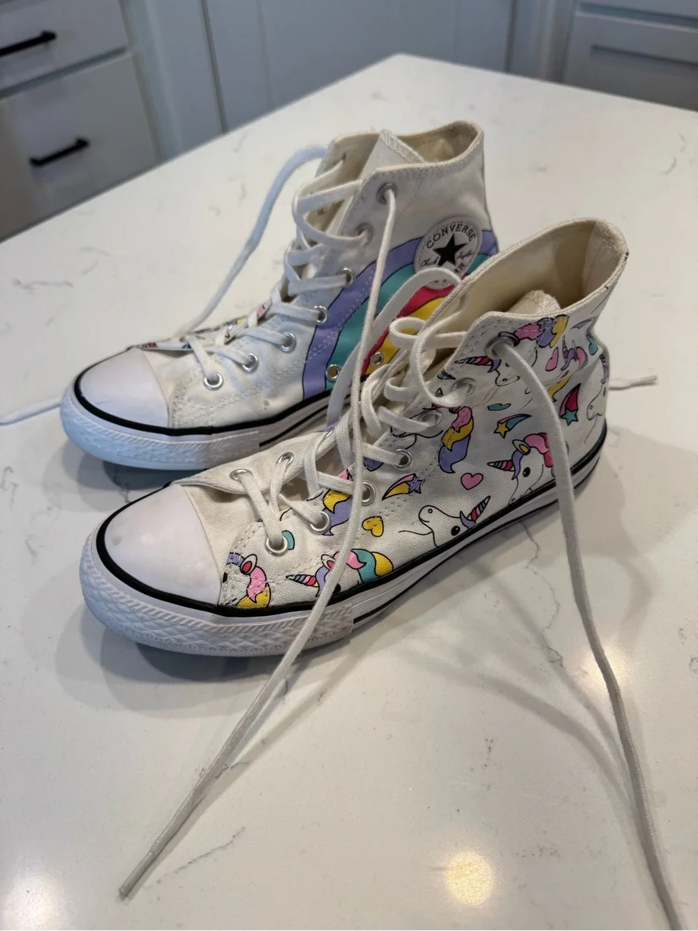 Converse Chuck Taylor All Star high-top big kids' sneakers unicorn rainbow sz 4